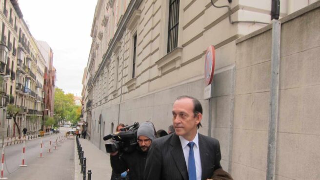 Rodríguez-Ponga y un ex sindicalista, primeros condenados por las 'black' en ingresar en prisión Estanislao Rodríguez-Ponga. ex secretario de Estado de Hacienda.