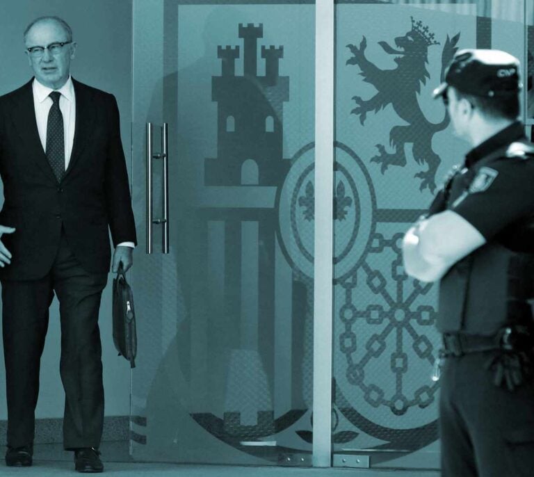 La fusión de Bankia y La Caixa que pudo salvar a Rato de su oprobiosa caída