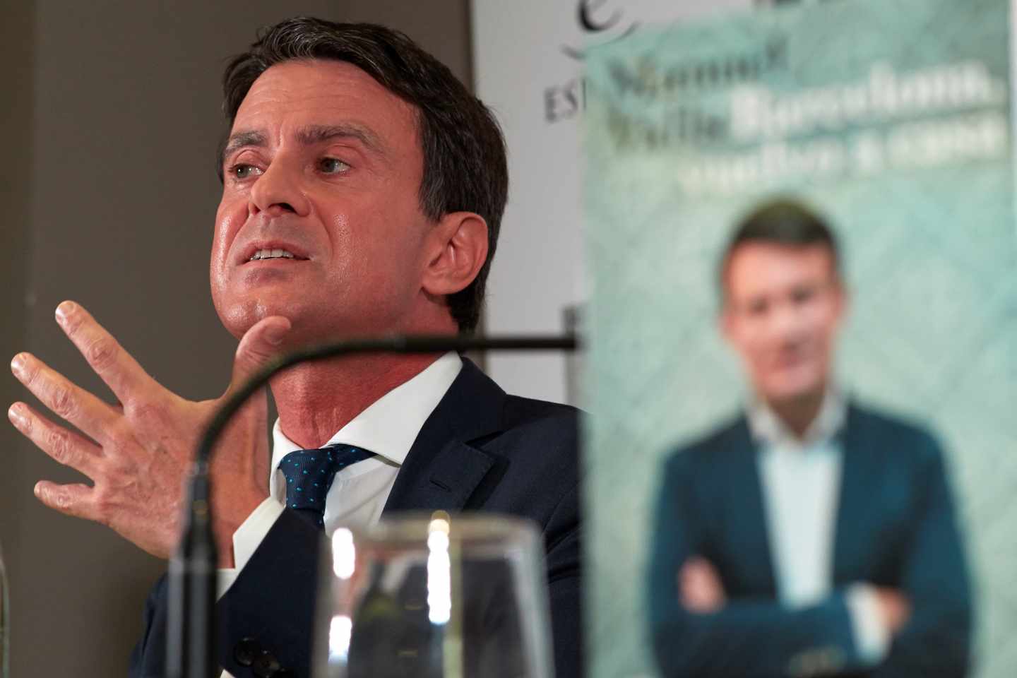 Valls asegura que "Ada Colau representa narcopisos y top manta"