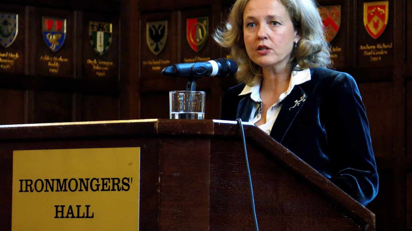 La ministra de Economía, Nadia Calviño, durante su conferencia ante inversores en Londres.