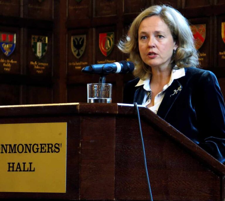 Calviño admite ante inversores que la reforma laboral tuvo "resultados positivos"