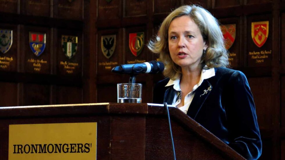 La ministra de Economía, Nadia Calviño, durante su conferencia ante inversores en Londres.