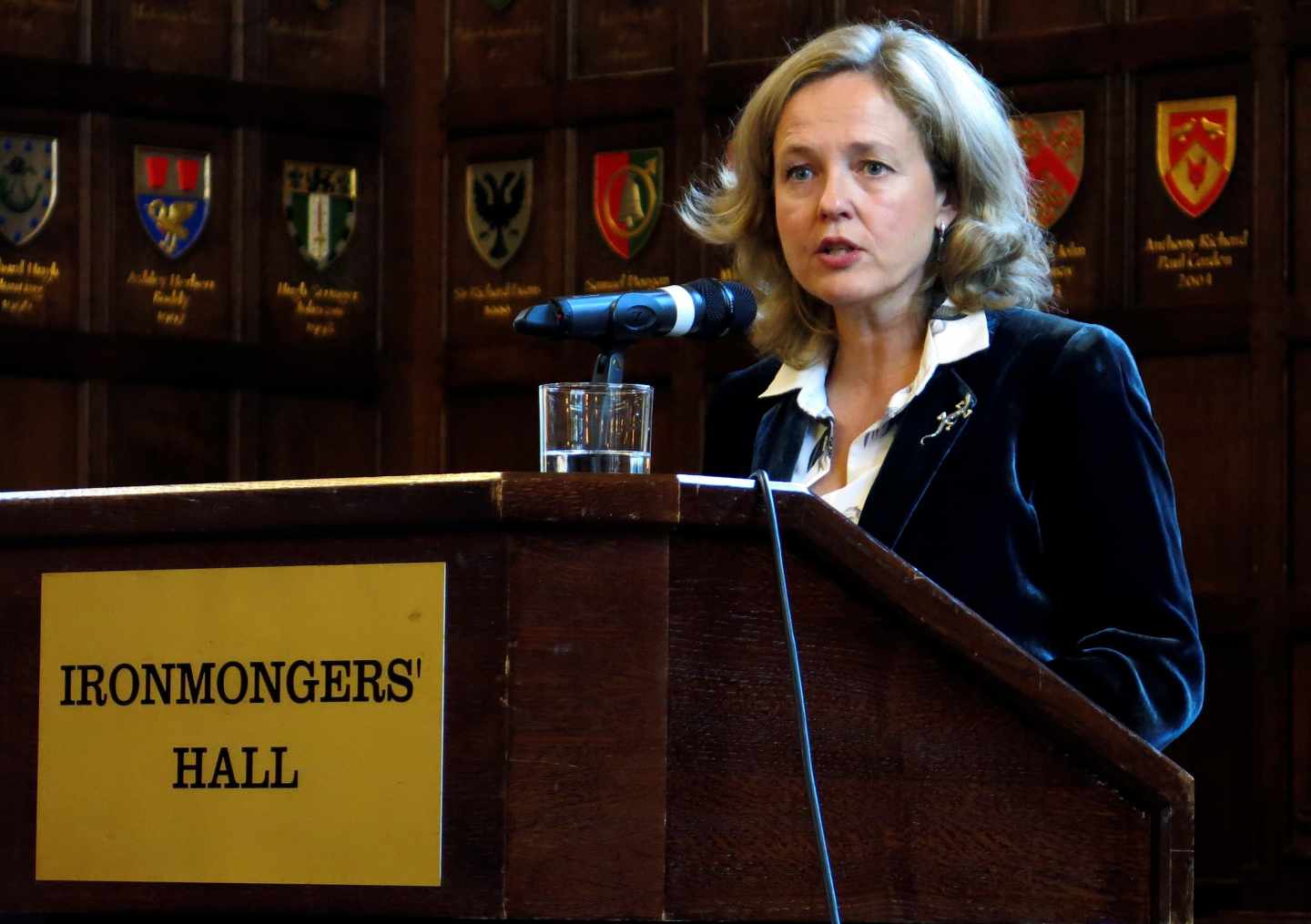 La ministra de Economía, Nadia Calviño, durante su conferencia ante inversores en Londres.