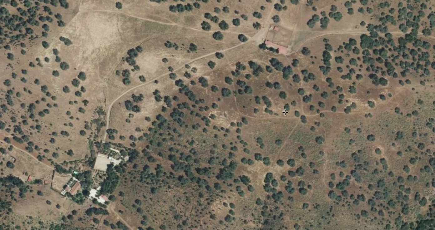 Imagen aérea de la finca 'Los camochos', ubicada en el término de Cazalla de la Sierra (Sevilla).