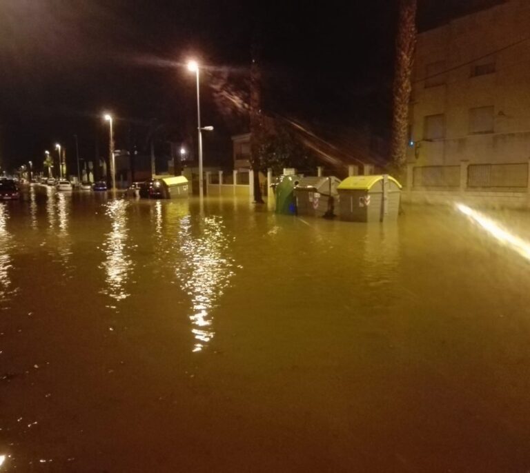 La gota fría inunda Castellón: urbanizaciones colapsadas y rescate de personas