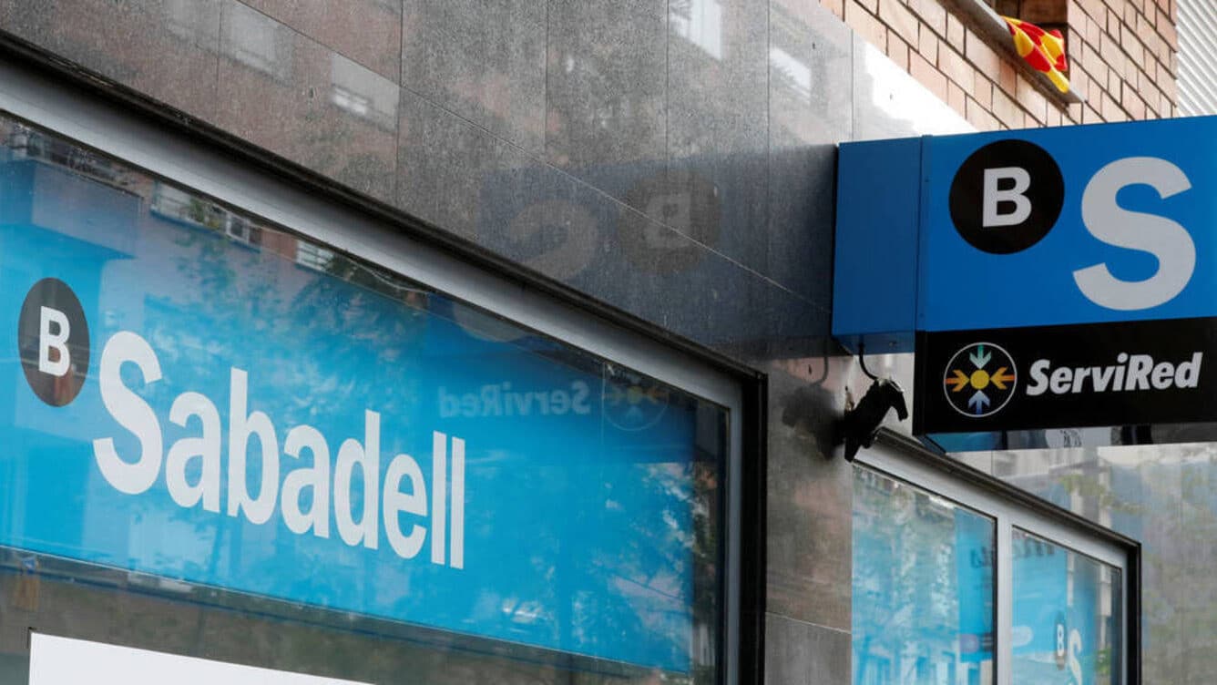 Banco Sabadell confirma que estudia la venta de parte de su gestora de fondos