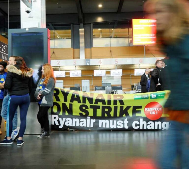 Ryanair amenaza a los pilotos con la pérdida de beneficios si van a la huelga