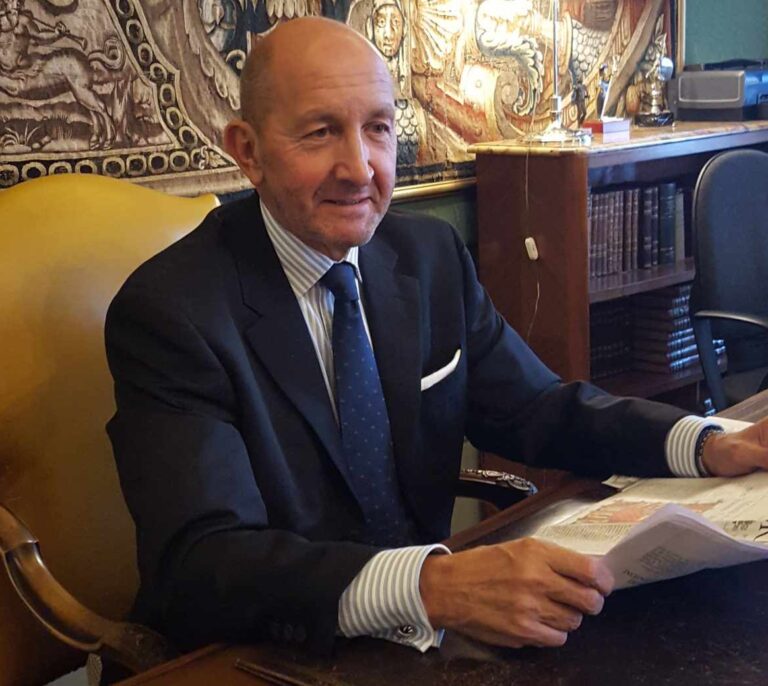 Calvo rechazó la presencia del embajador en la reunión con el 'número dos' del Papa