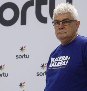 'Txapote' y cien expresos de ETA cargan contra 'Kubati': "Acepta la verdad [...]