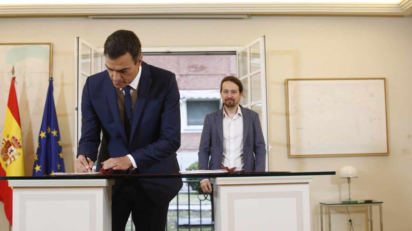 Pedro Sánchez firma con Pablo Iglesias su acuerdo para los presupuestos