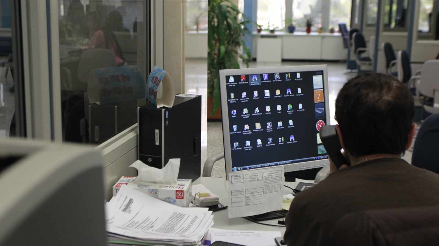 Gobierno y sindicatos unifican los criterios para valorar el traslado de funcionarios.