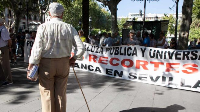 jubilado-pensiones Jubilado ante una manifestación en Andalucía.
