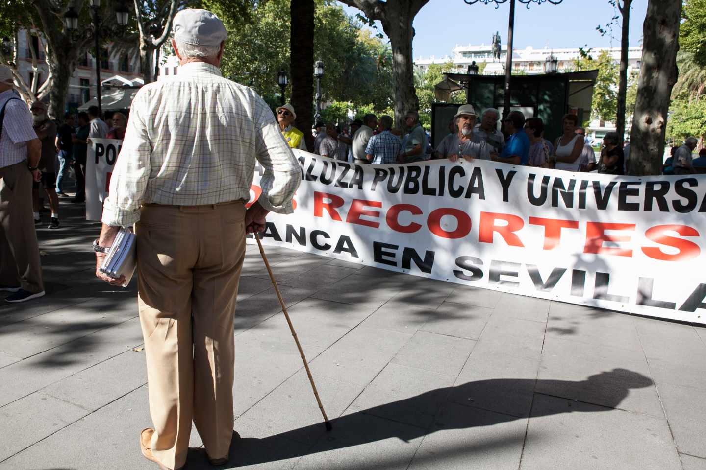 Jubilado ante una manifestación en Andalucía.