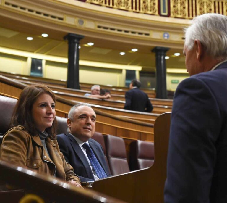 El PSOE y Podemos evitan pedir al Gobierno que condene el gobierno de Maduro