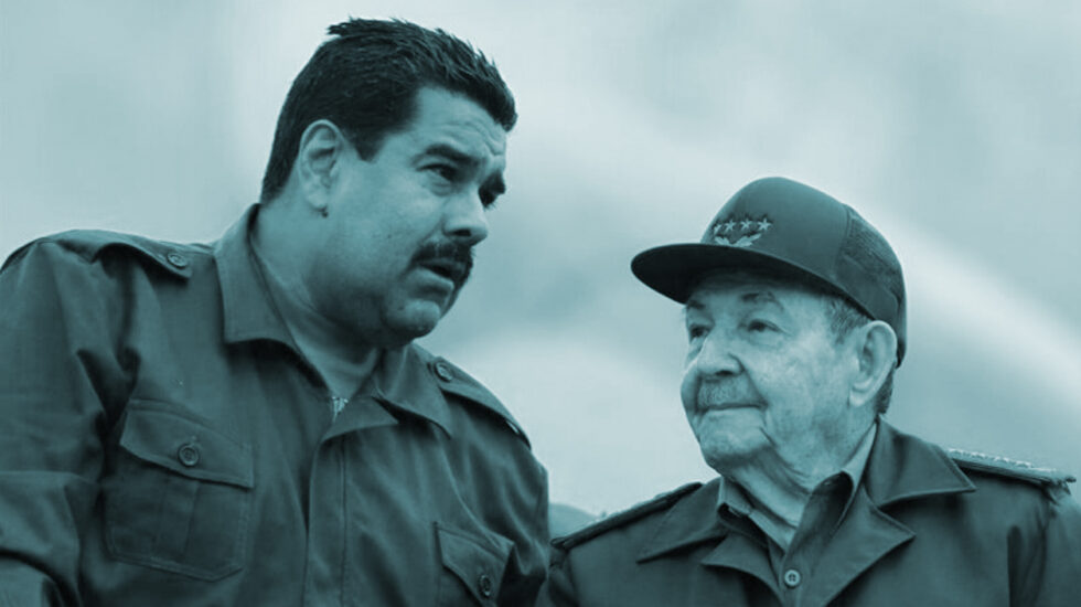 El presidente del Gobierno cubano, Raúl Castro, junto al presidente de Venezuela, Nicolás Maduro.