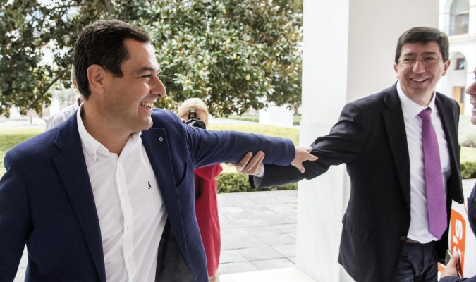 El líder del PP andaluz, Juan Manuel Moreno, y el de Ciudadanos, Juan Marín
