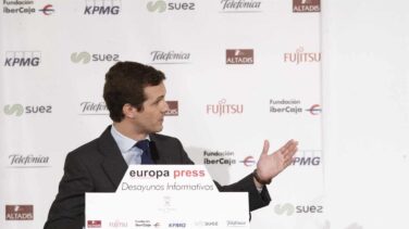 Casado dice que "prevenir" a la UE de los presupuestos "no es hablar mal de España"