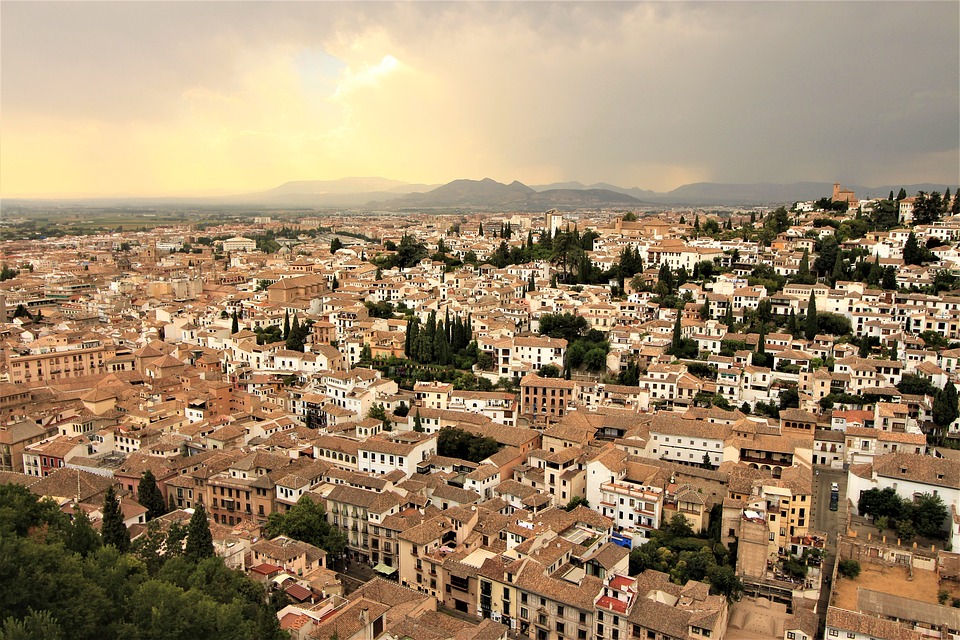 Granada continúa aislada por tren: 1.300 días de promesas incumplidas