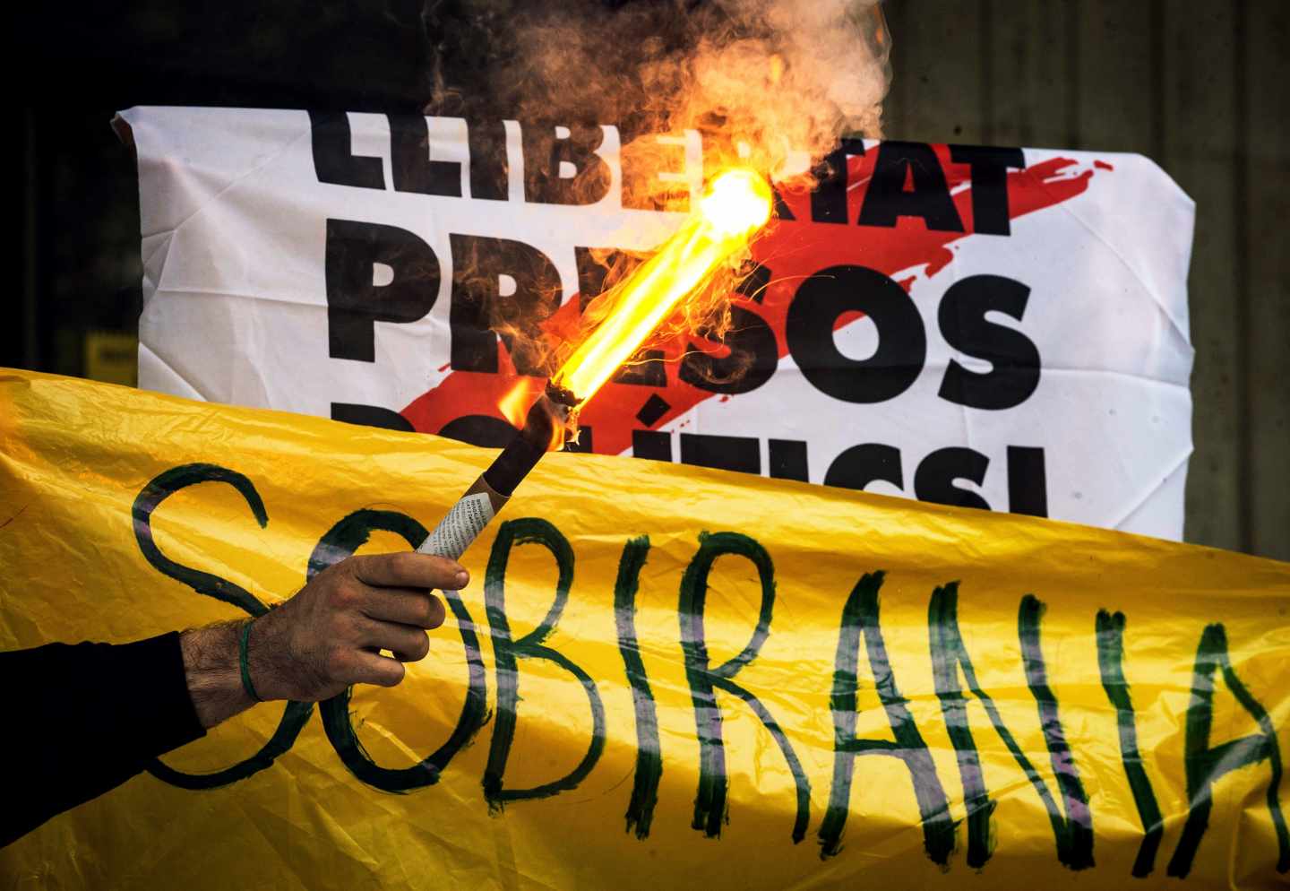 Puigdemont quiso provocar el 1-O una confrontación directa con el Estado