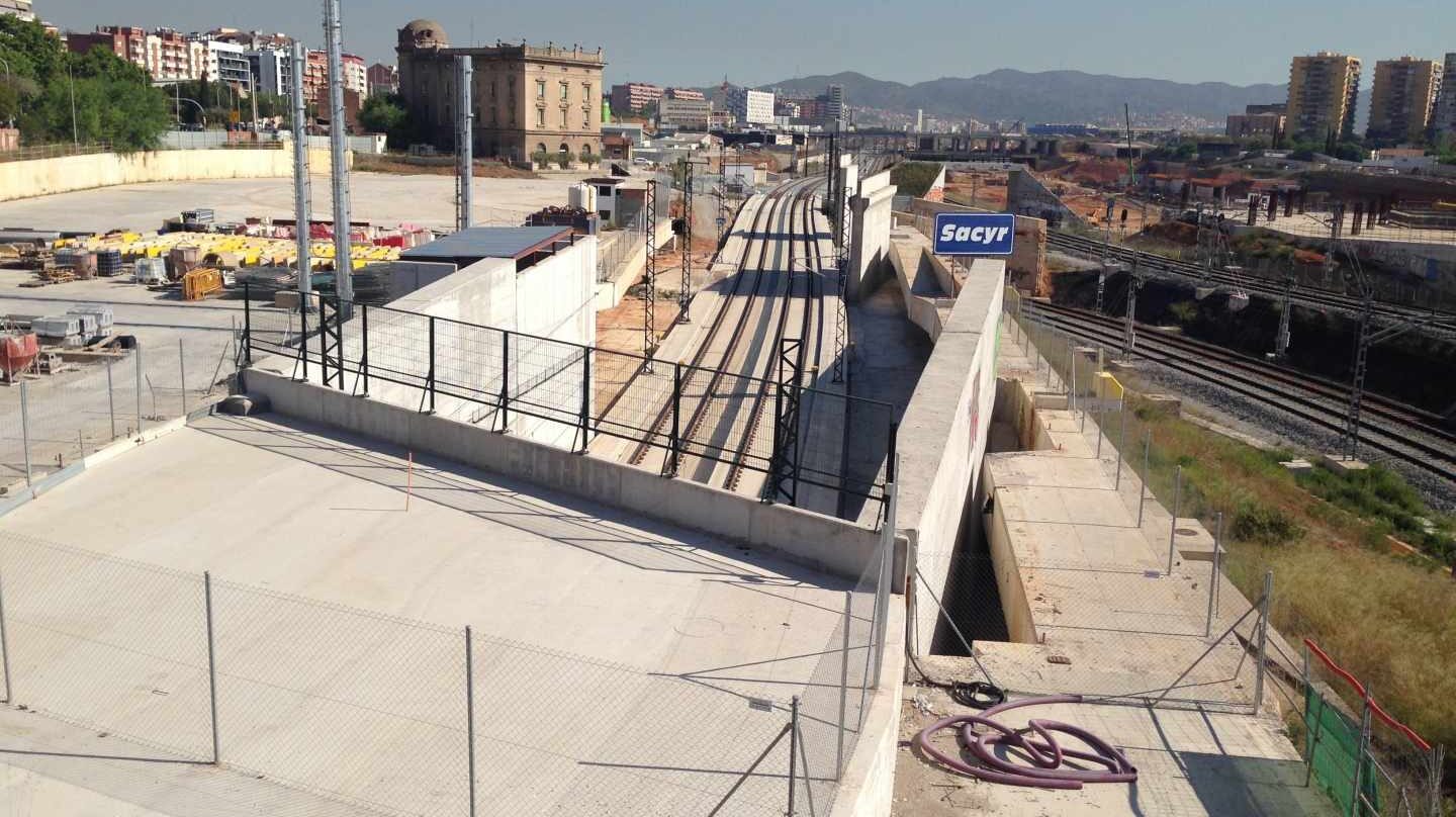 Obras del AVE en el barrio de la Sagrera, en Barcelona, en mayo de 2014.