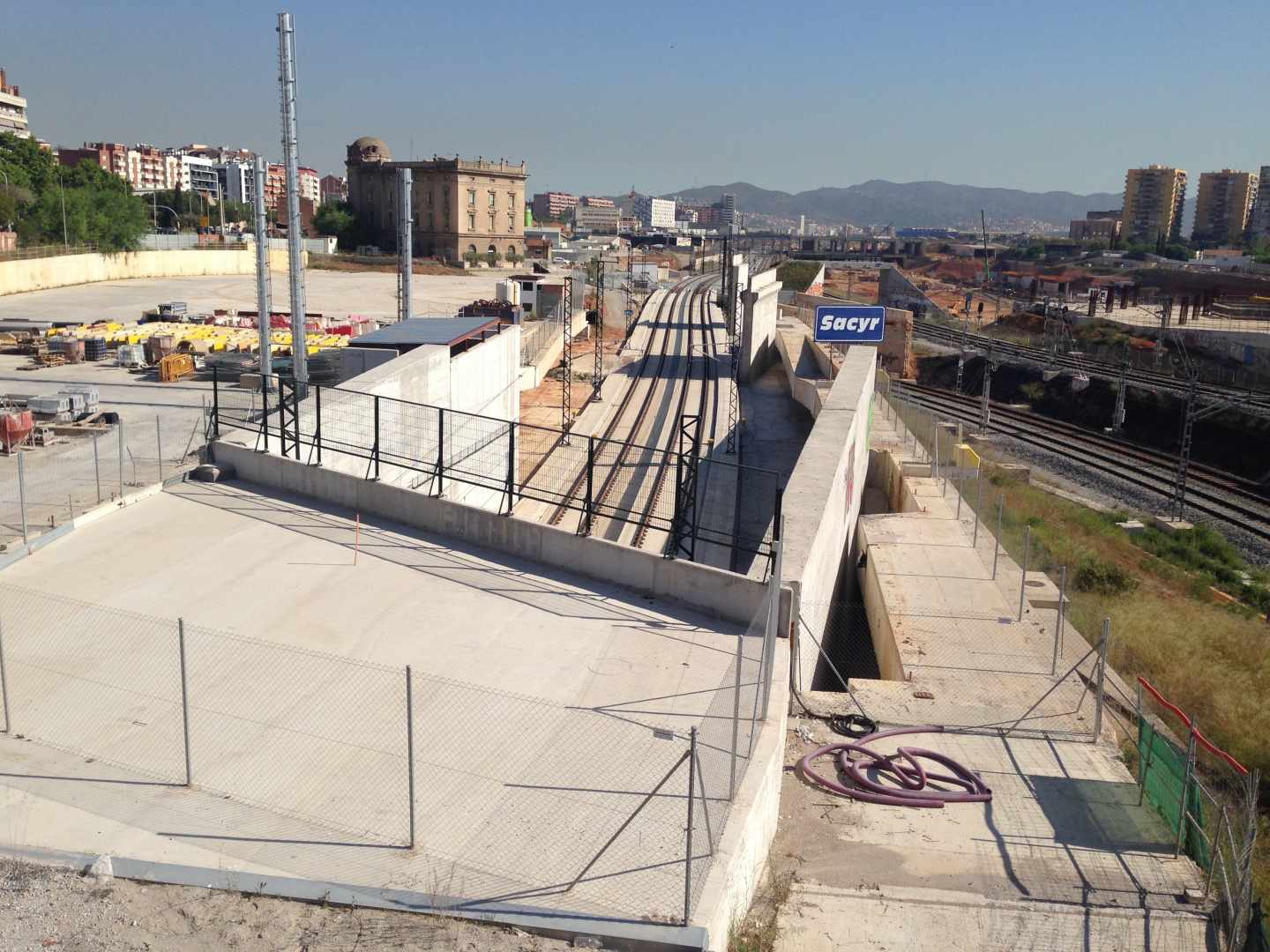 Obras del AVE en el barrio de la Sagrera, en Barcelona, en mayo de 2014.