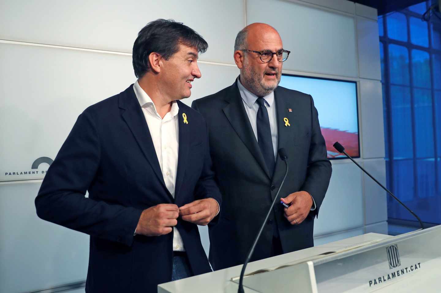 Sergo Sabrià (ERC) y Eduard Pujol (JxCat), durante su comparecencia en el Parlament.