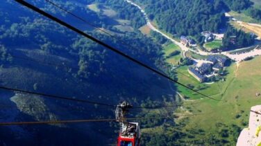 Los Picos de Europa, en el punto de mira: "Allí todo el mundo hace lo que le da la gana"