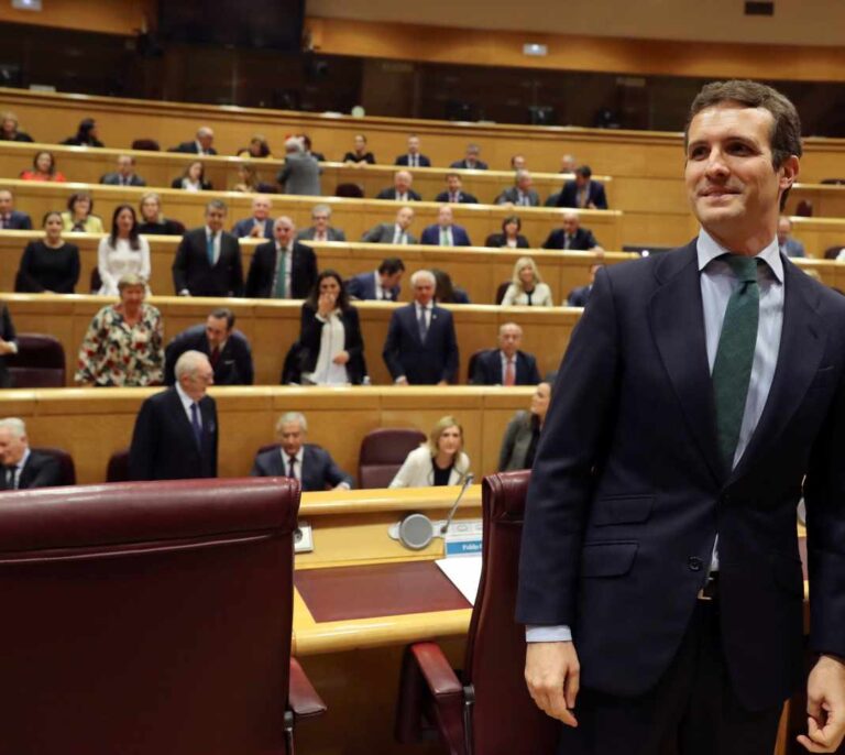 Casado deja a Cospedal a su suerte: "ni respeta ni acepta" sus prácticas con Villarejo
