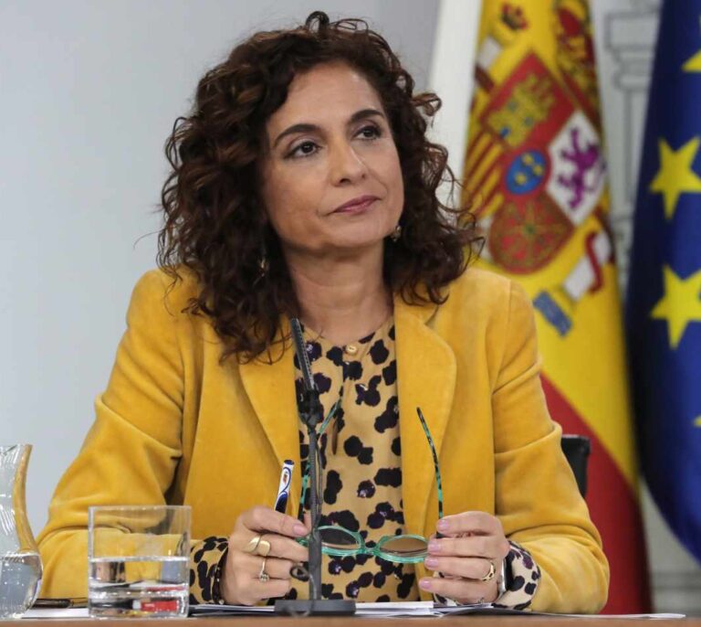 Fiscalistas prevén una batalla legal con Hacienda por la devolución del IRPF de maternidad