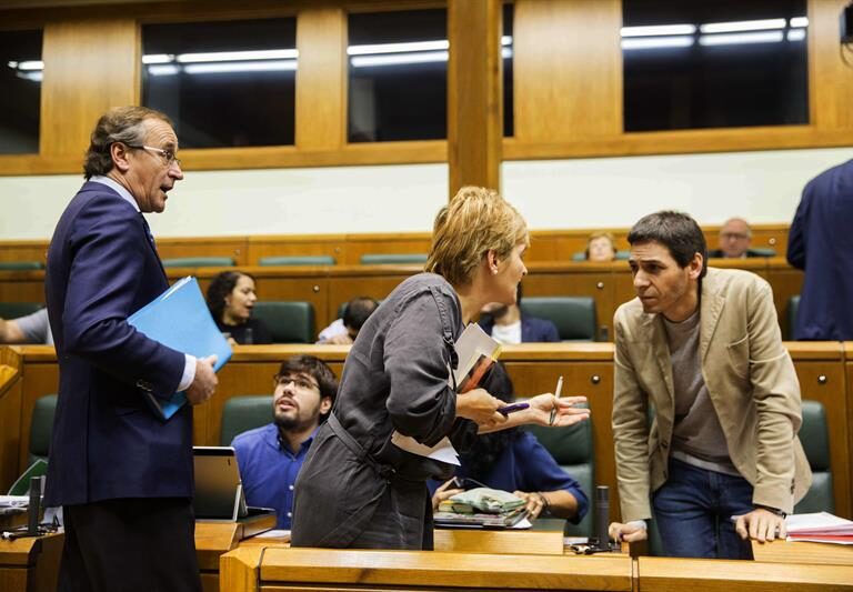El derecho a decidir fractura el consenso en torno al nuevo Estatuto vasco