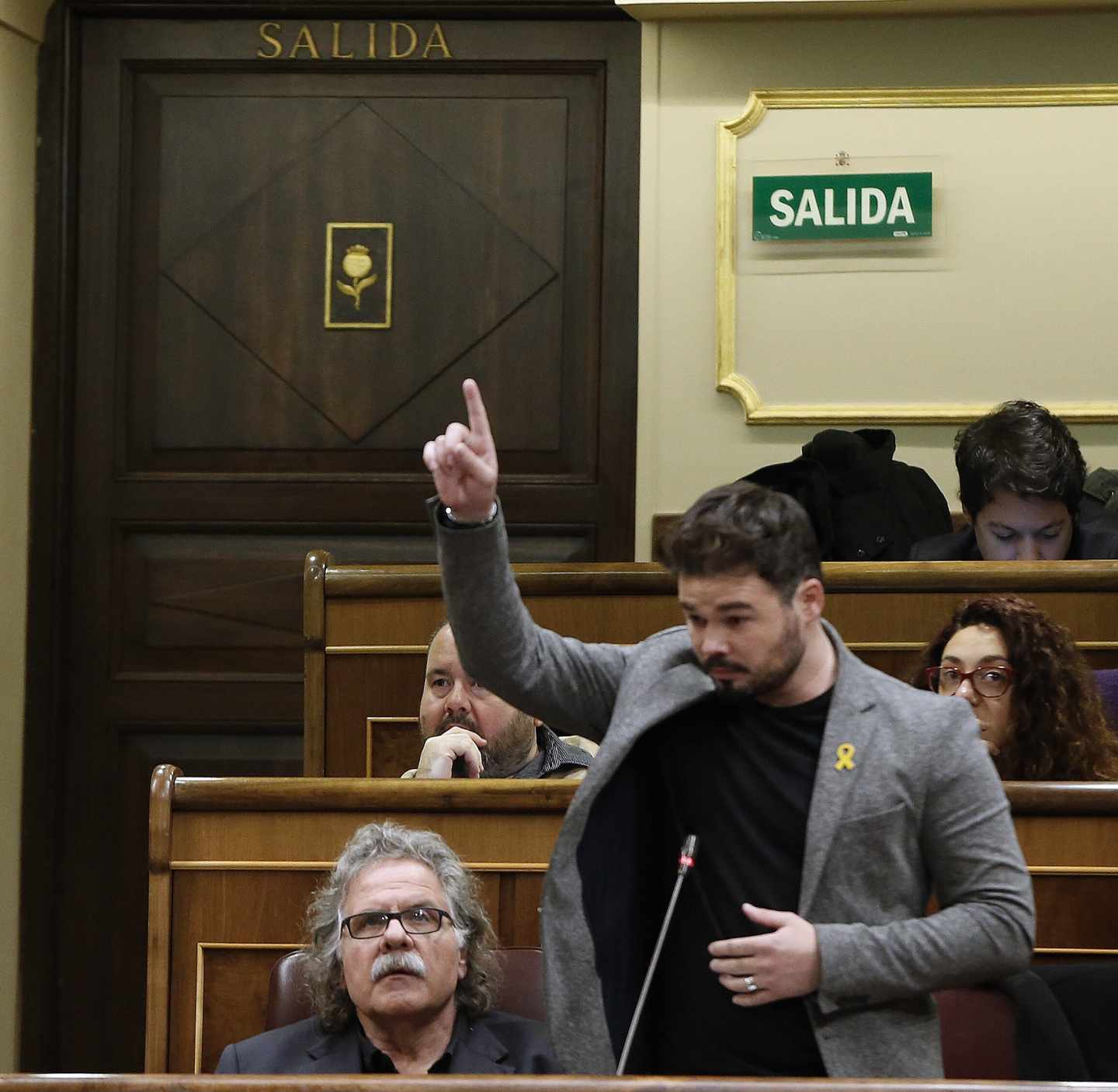 ERC niega el "escupitajo" y Gabriel Rufián carga contra Borrell: "Es un mentiroso"