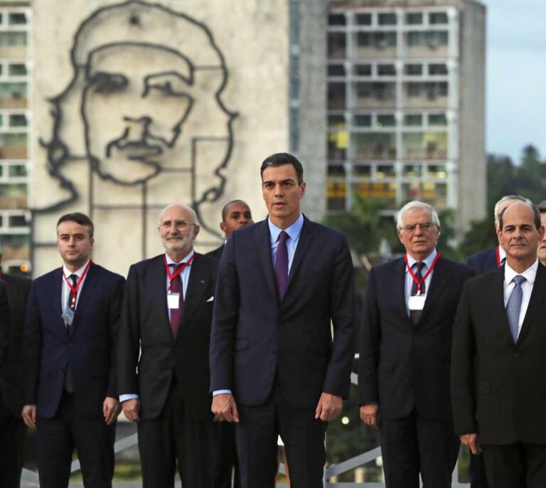 Sánchez firma un pacto en Cuba con Díaz-Canel para hablar de derechos humanos