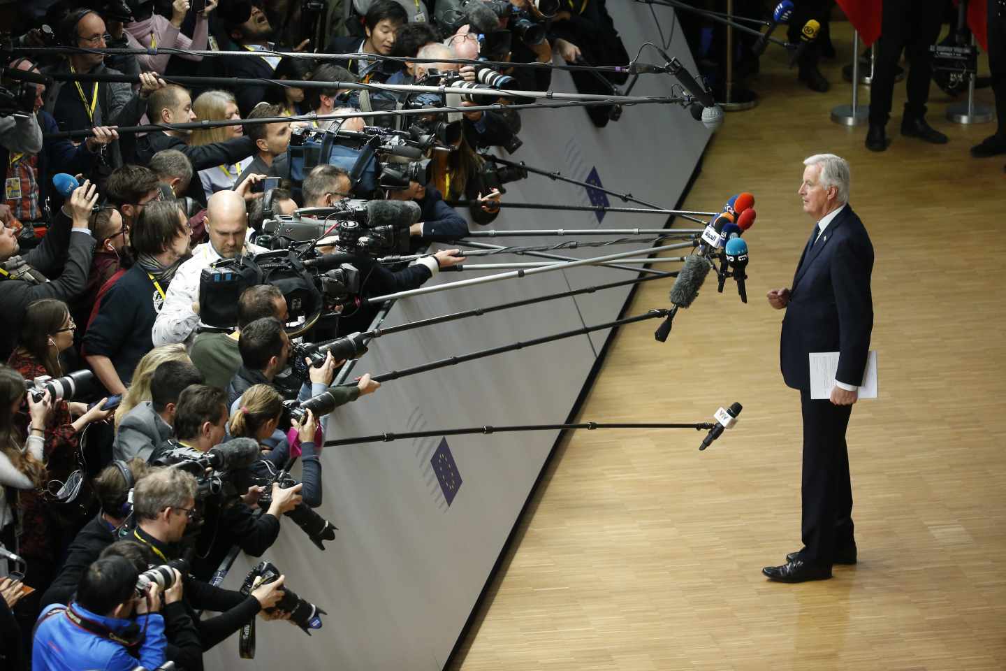 Michel Barnier, jefe del equipo negociador de la UE para el Brexit, en la cumbre que ha dado luz verde a la salida de Reino Unido.