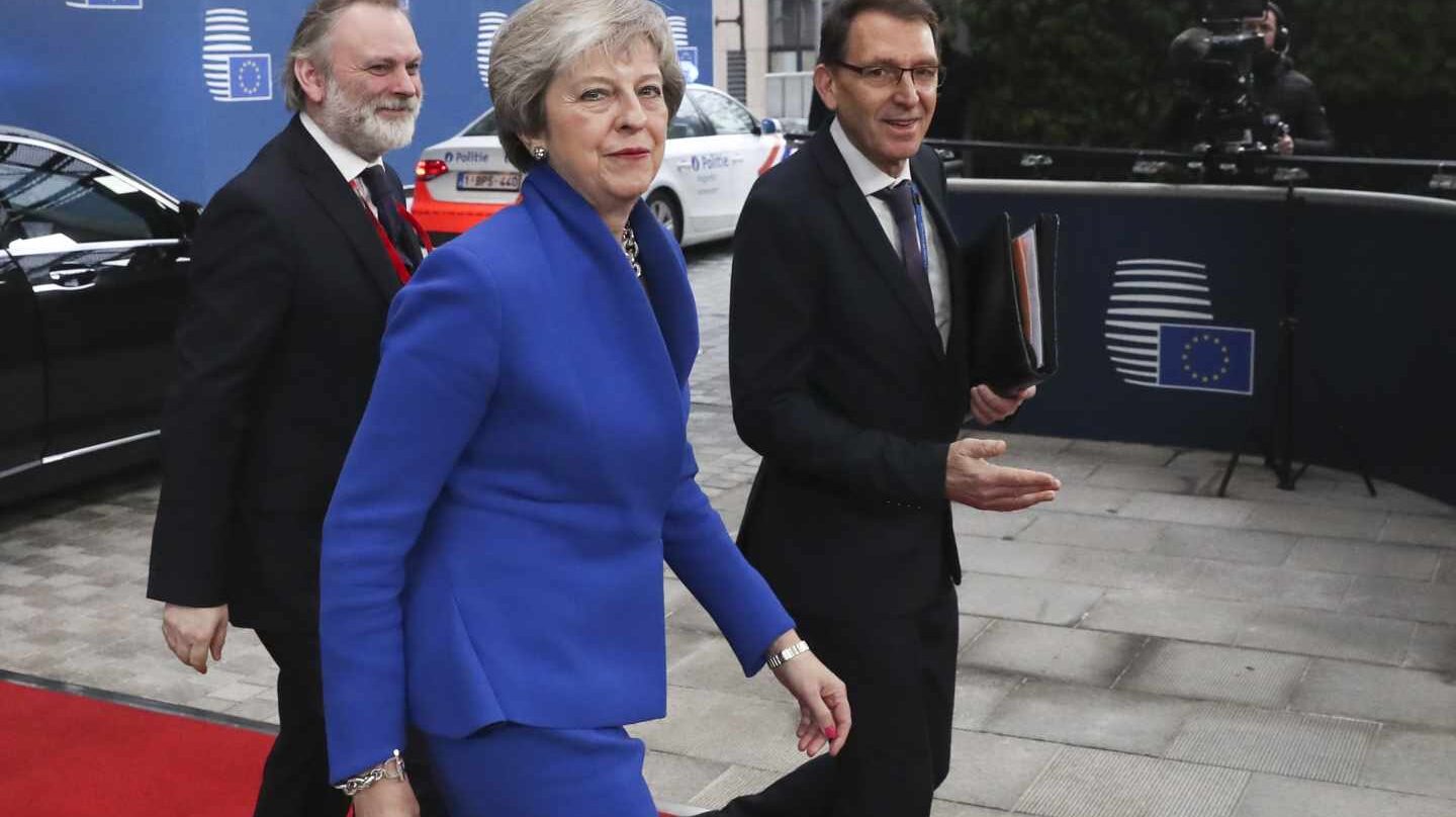 Theresa May, a su llegada a la cumbre que ha aprobado el Brexit.