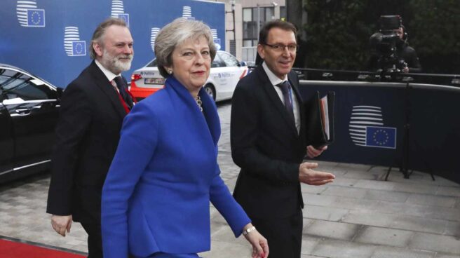 Theresa May, a su llegada a la cumbre que ha aprobado el Brexit.