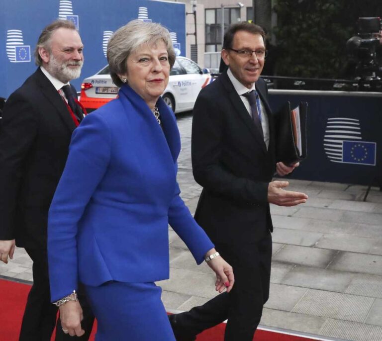 May: "Estoy orgullosa de que Gibraltar sea británico y lo seguirá siendo"
