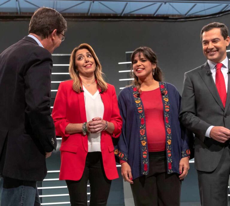 Díaz recurre al 'miedo a la  derecha' para arañar votos al auge de Teresa Rodríguez