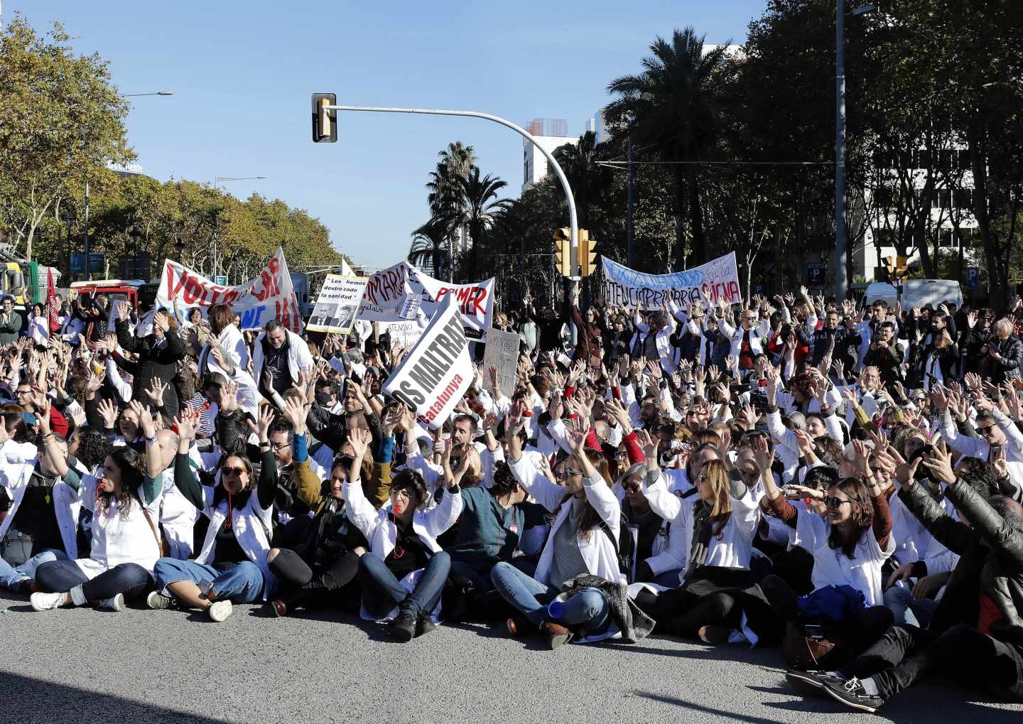 Médicos, maestros y taxis ponen a Aragonès ante su semana más difícil