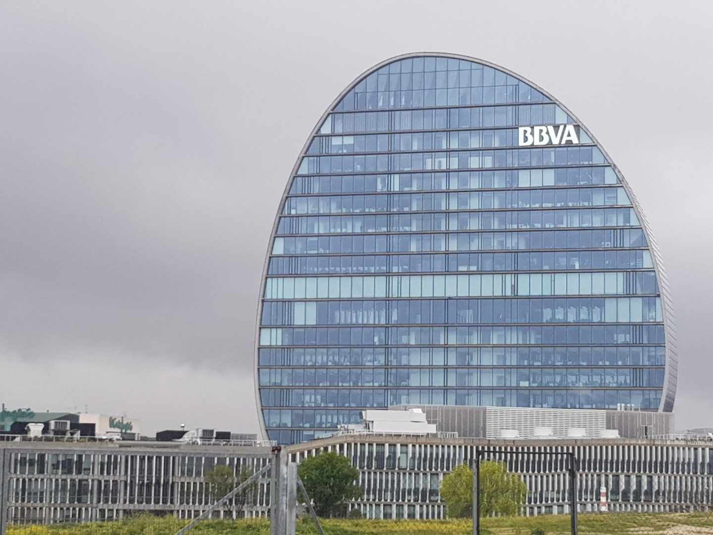 BBVA sufre en bolsa con la amenaza de México de limitar las comisiones.