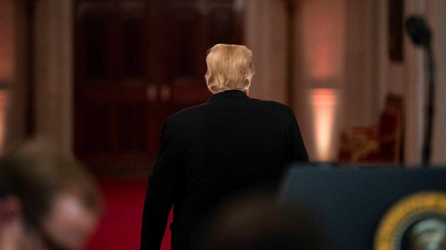 El presidente de EEUU, Donald Trump, tras finalizar una rueda de prensa postelectoral en la Casa Blanca.