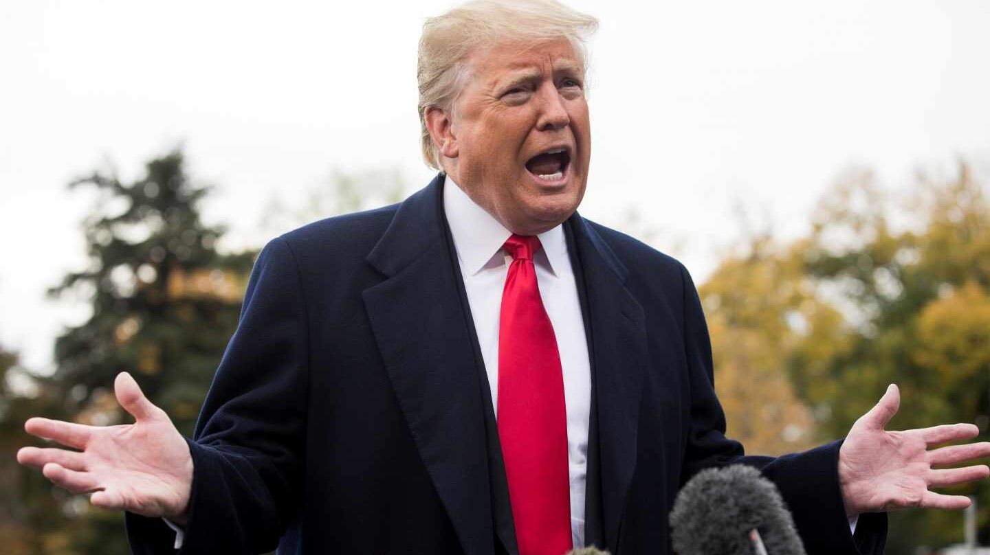El presidente de EEUU, Donald Trump, en Washington antes de salir a dar mítines electorales.