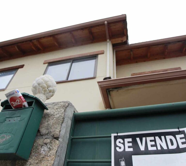 El Covid-19 hunde un 40% la compraventa de viviendas y un 30% las hipotecas en marzo