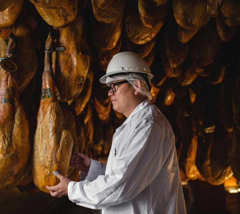 Uno de cada tres jamones Cinco Jotas que se exportan se venden en China