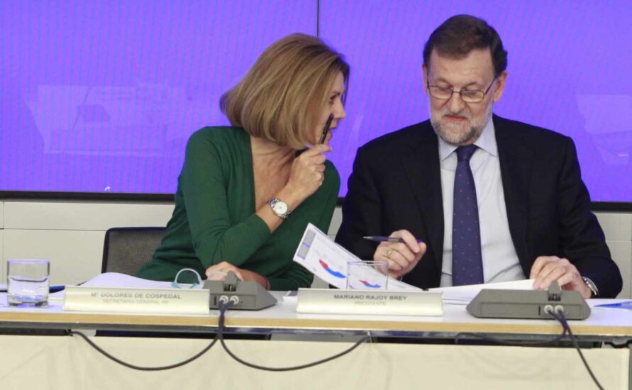 María Dolores de Cospedal y Mariano Rajoy, en una reunión del partido.