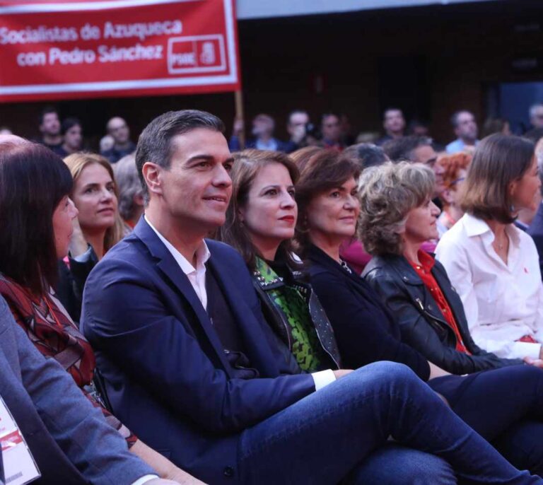 Sánchez reivindica su Gobierno frente a la "política pendenciera" de PP y Ciudadanos