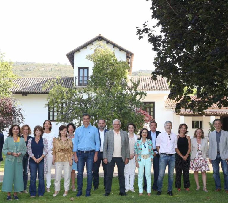 La factura del cónclave veraniego de Sánchez con sus ministros: 6.320 €