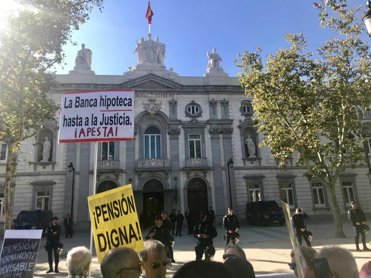 Protestas a las puertas del Tribunal Supremo.