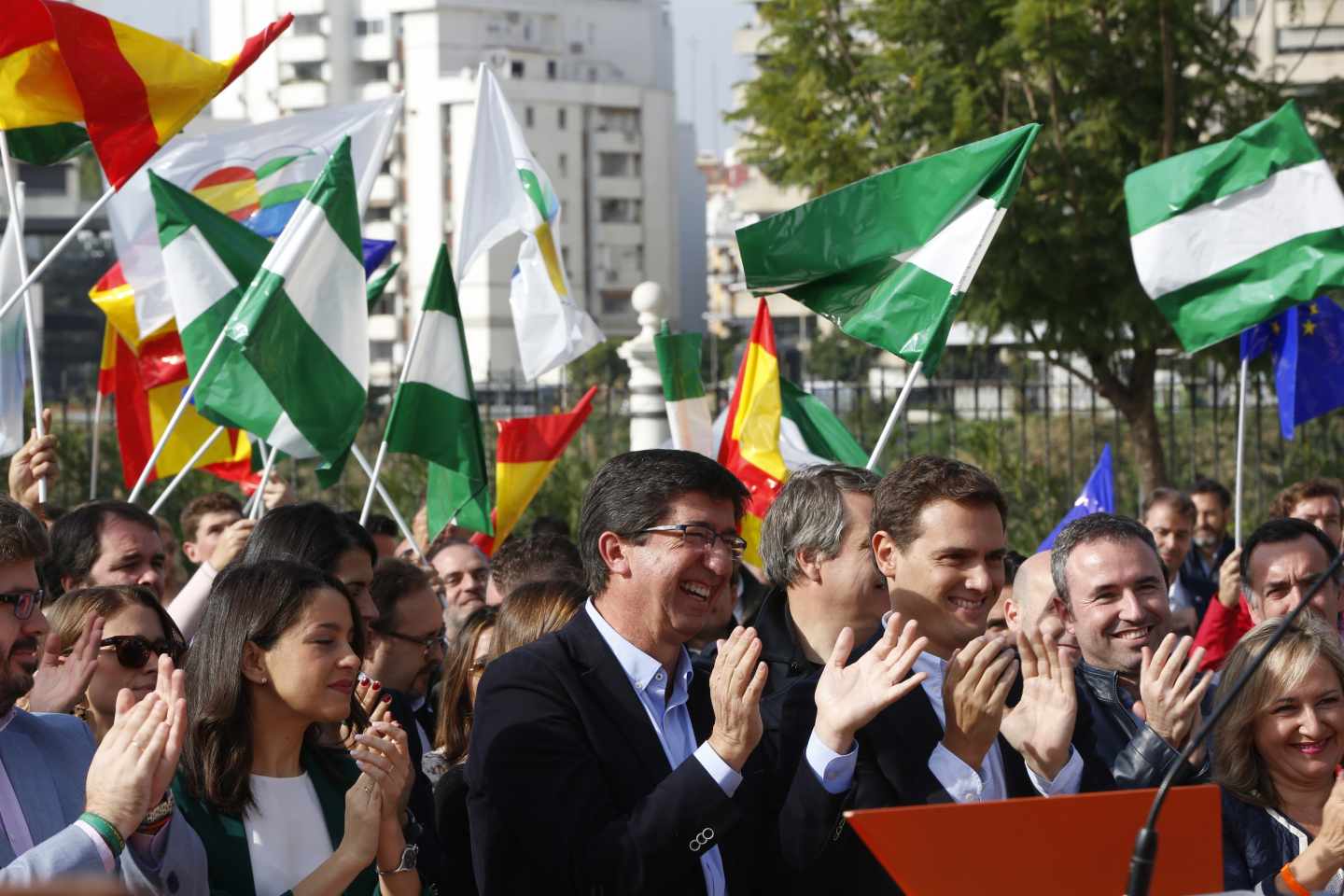 Arrimadas, en Sevilla: "Susana Díaz ha escondido en su cartel electoral que se presenta por el PSOE"