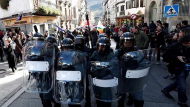 "No puedes hacer vida en el pueblo; te sientes despreciado, observado"