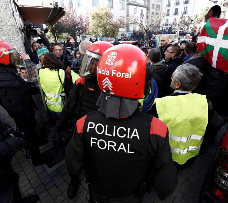 Rivera, apedreado en Alsasua: "Venimos a un pueblo de España sin pedir permiso"